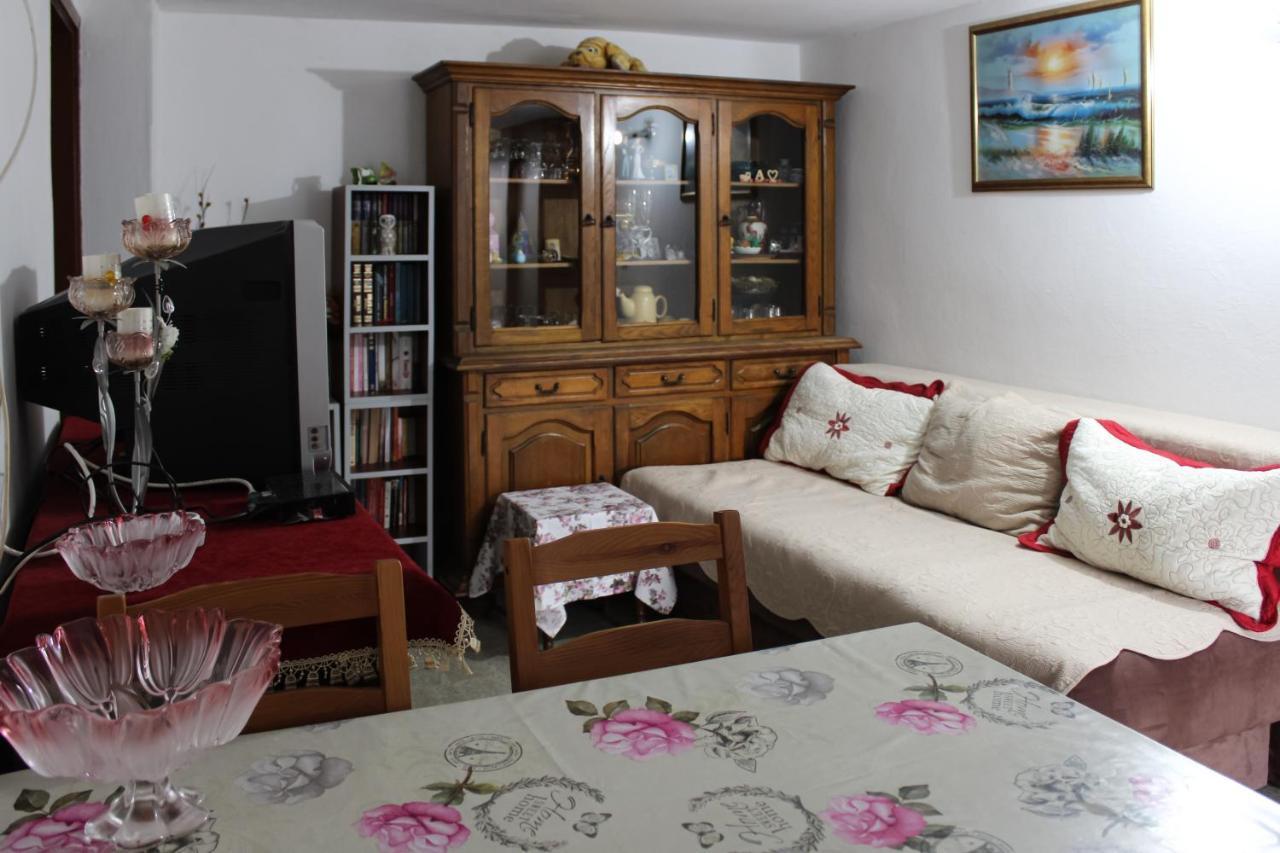 Apartman Lana Petrovac Ngoại thất bức ảnh